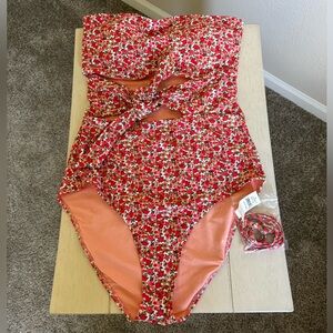 NEW W/ TAGS! Aerie Women’s Wrap One Piece Strapless Swimsuit